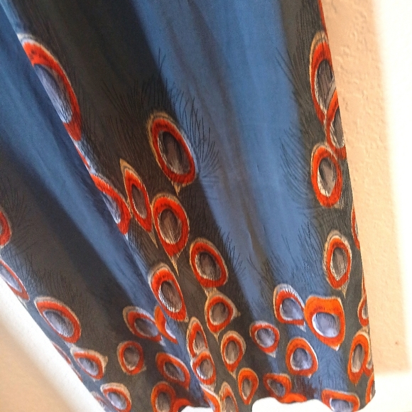 💥Maxi Grey Sun Dress soft with peacock design. - Picture 6 of 8